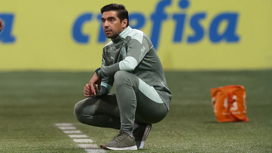 Abel Ferreira é novamente assediado pela Arábia Saudita, mas dá preferência ao Palmeiras.
